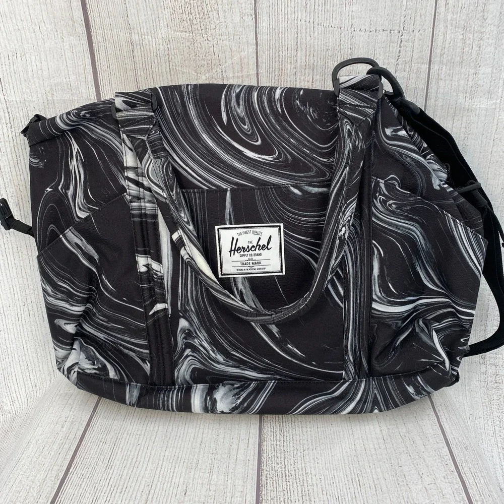 Herschel Strand Sprout Diaper Bag Black White Marble Swirl Tote Bag Baby Gear